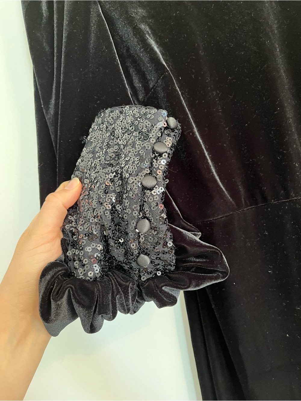 Badgley Mischka Black Velvet Puff-Sleeve Jumpsuit sequin open back bow - Picture 5 of 10